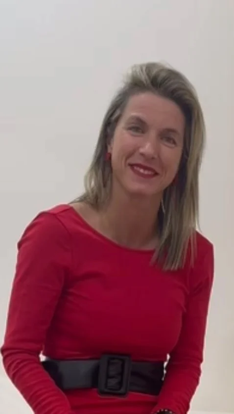 Para el dolor de piernas puedes tomar un venetónico es una solución natural que activa la circulación .Además ayuda a eliminar la celulitis 😉. Puedes combinarlo con nuestros tratamientos de presoterapia y drenaje linfático #elherbolariodecarmen #dietistanutricionista #perderpeso #consejosdesalud #detox #bajardepeso