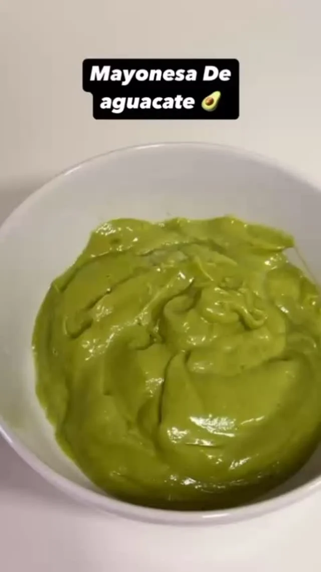 🥑✨ ¡Mayonesa con aguacate, la combinación que no sabías que necesitabas! Cremosa, deliciosa y 100% casera. ¿Te animas a probarla? 💚
#RecetaSaludable #MayonesaDeAguacate #HechoEnCasa #Foodie #consejosdesalud #elherbolariodecarmen #dietistanutricionista #sevilla #bajardepeso #detox #perderpeso